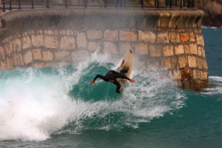 giro con la tabla de surf